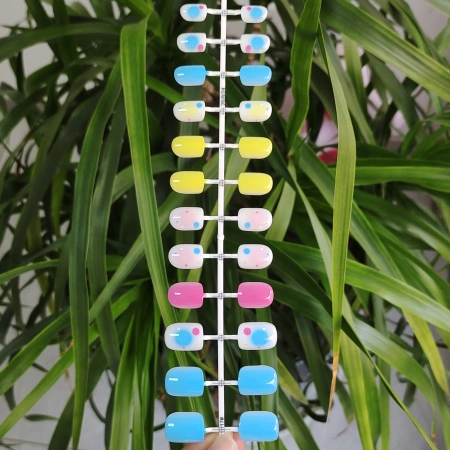 24 short round plastic false nails with colorful polka dot patterns, wearable nail art pieces, finished nail art pieces 24 short round plastic false nails with colorful polka dot patterns, wearable nail art pieces, finished nail art pieces